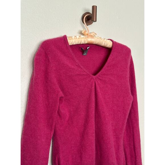Y2K Apt 9 Medium 100% Cashmere Fuchsia Hot Pink V Neck Sweater Long Sleeve - Picture 3 of 11